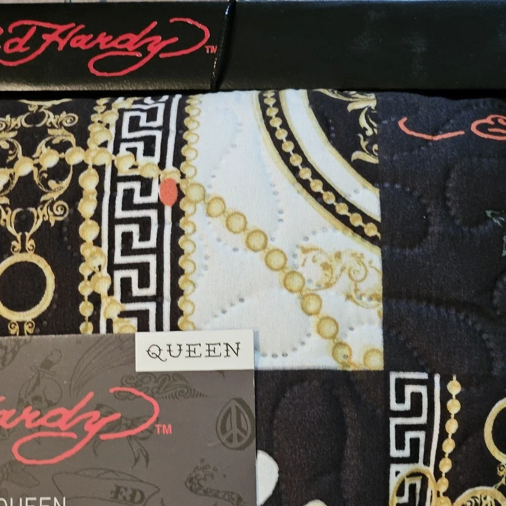 Ed Hardy 3pc Queen Quilt W/2 Shams Set Black Love Kills Skull Chain Print NWT